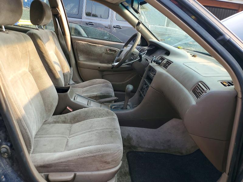 63333086 :رقم المزاد ، JT2BG22K6X0308758 vin ، 1999 Toyota Camry مزاد بيع