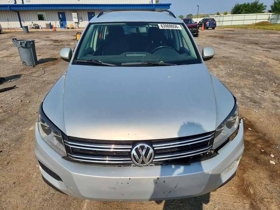 2015 Volkswagen Tiguan მანქანა იყიდება აუქციონზე, vin: WVGBV7AX7FW520387, აუქციონის ნომერი: 63900056