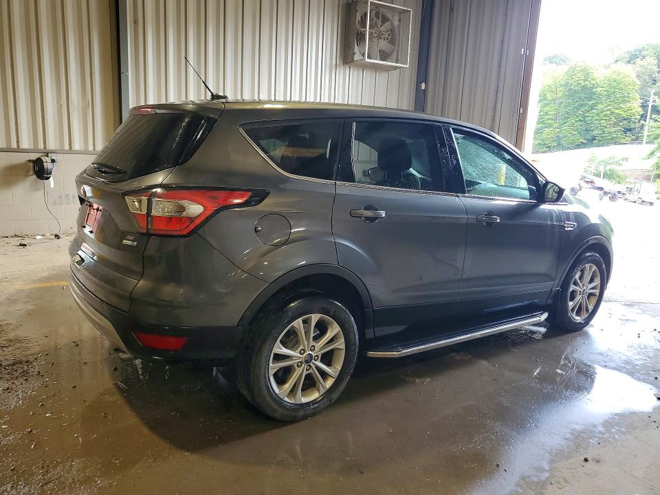 2017 Ford Escape მანქანა იყიდება აუქციონზე, vin: 1FMCU9GD9HUC62680, აუქციონის ნომერი: 66984346