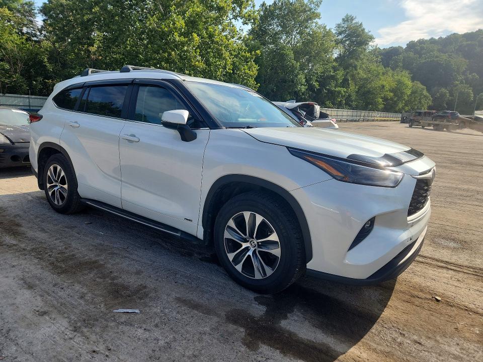 Aukcja sprzedaży 2023 Toyota Highlander Hybrid, vin: 5TDKBRCH6PS576577, numer aukcji: 64848186