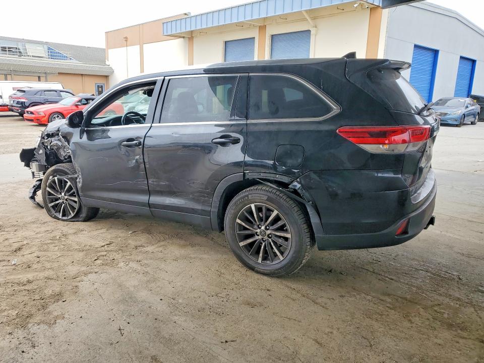 2019 Toyota Highlander მანქანა იყიდება აუქციონზე, vin: 5TDKZRFH6KS345095, აუქციონის ნომერი: 66296566