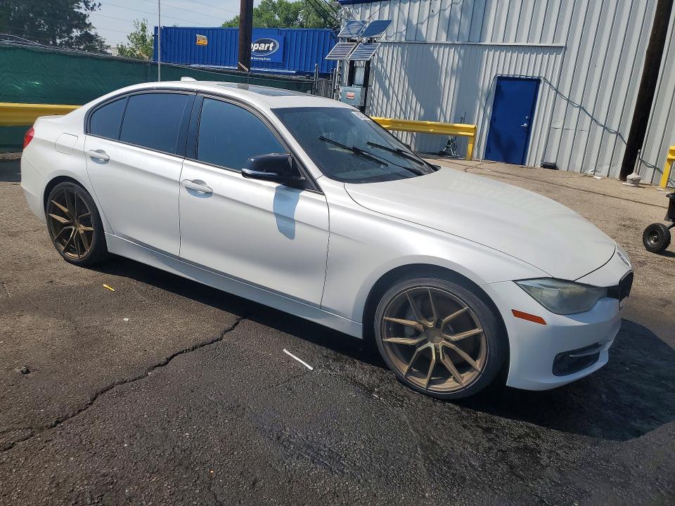 2013 Bmw 335 მანქანა იყიდება აუქციონზე, vin: WBA3A9G56DNP38083, აუქციონის ნომერი: 63803566