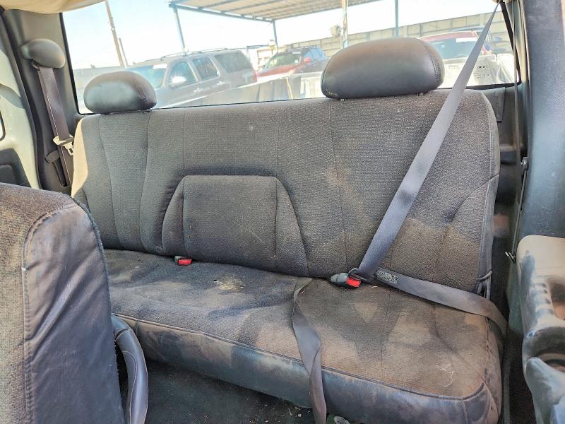 Продаж на аукціоні авто 2000 Chevrolet Silverado, vin: 2GCEC19W1Y1310863, номер лоту: 64318706
