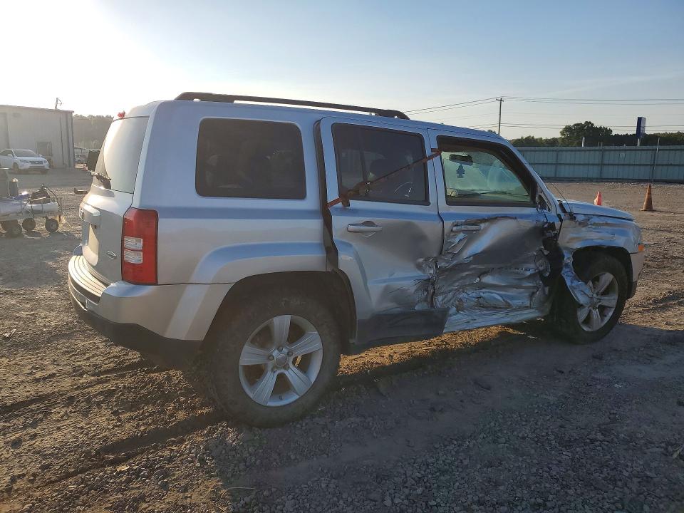 63164006 :رقم المزاد ، 1J4NF1GB6BD152680 vin ، 2011 Jeep Patriot مزاد بيع