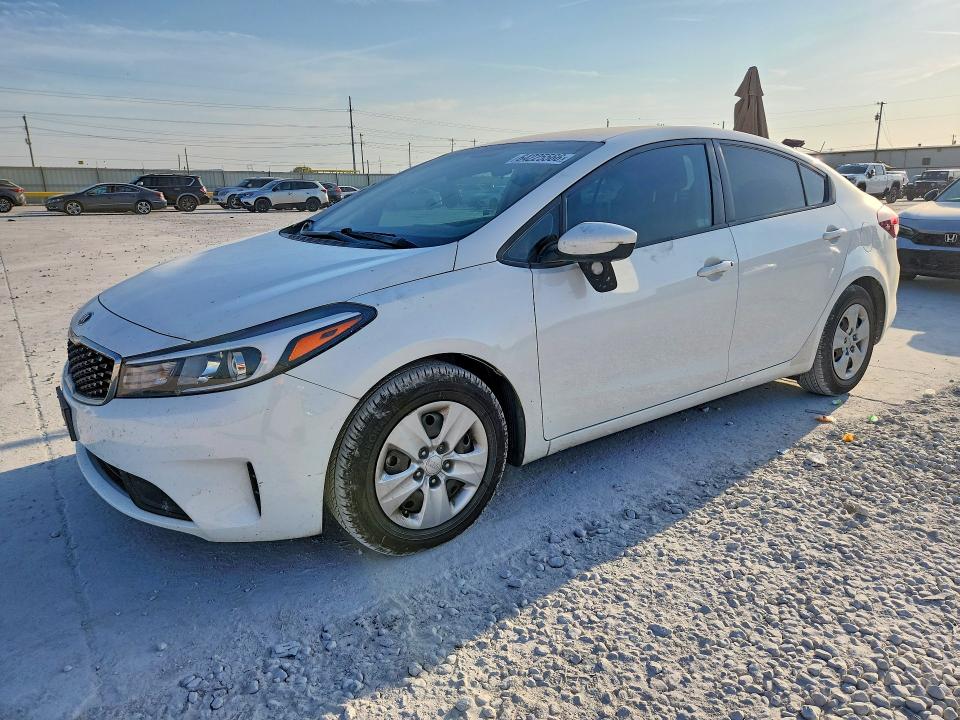 2017 Kia Forte მანქანა იყიდება აუქციონზე, vin: 3KPFK4A79HE156693, აუქციონის ნომერი: 64225566