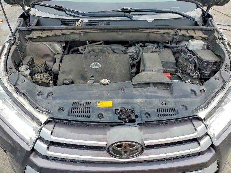 2019 Toyota Highlander მანქანა იყიდება აუქციონზე, vin: 5TDKZRFHXKS557062, აუქციონის ნომერი: 64190736