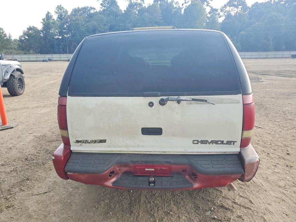 64011026 :رقم المزاد ، 1GNCS13W012127549 vin ، 2001 Chevrolet Blazer مزاد بيع