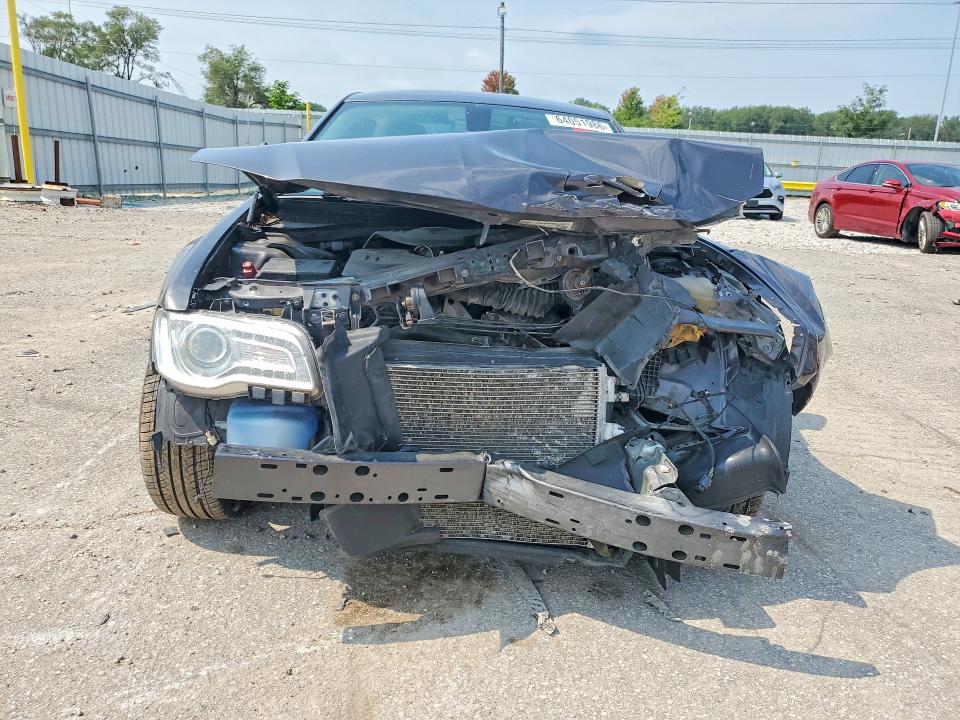 64051986 :رقم المزاد ، 2C3CCAAG0KH564952 vin ، 2019 Chrysler 300 مزاد بيع