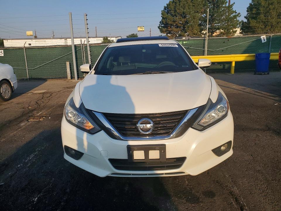 64034906 :رقم المزاد ، 1N4AL3AP6HC130597 vin ، 2017 Nissan Altima مزاد بيع