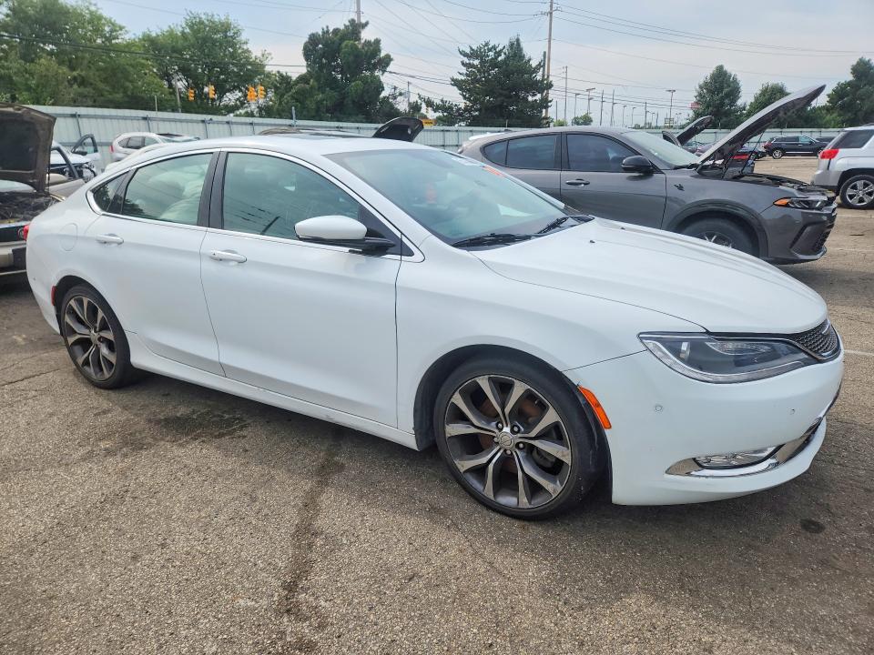 65463066 :رقم المزاد ، 1C3CCCCG6FN528074 vin ، 2015 Chrysler 200 مزاد بيع