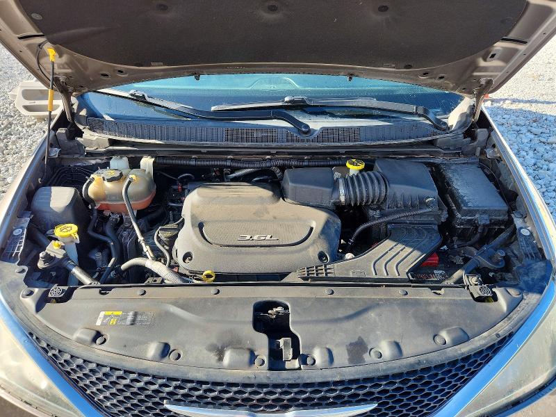 65880956 :رقم المزاد ، 2C4RC1FGXJR256923 vin ، 2018 Chrysler Pacifica مزاد بيع