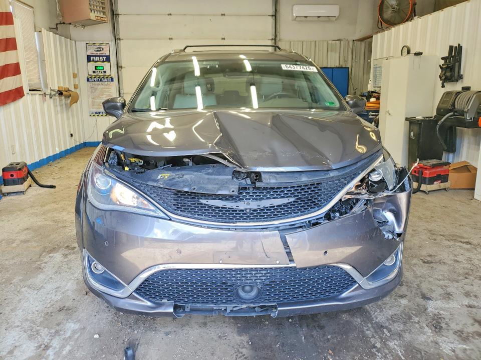 Продаж на аукціоні авто 2017 Chrysler Pacifica, vin: 2C4RC1EG3HR506305, номер лоту: 64377426