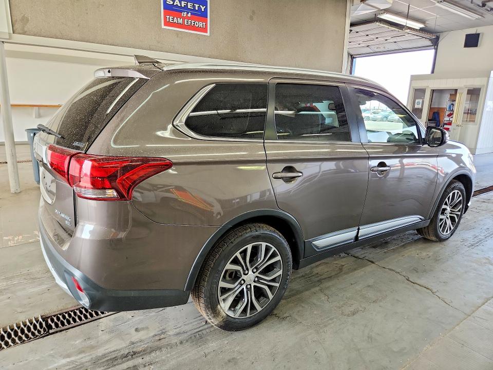 2018 Mitsubishi Outlander მანქანა იყიდება აუქციონზე, vin: JA4AZ3A32JZ053911, აუქციონის ნომერი: 64691286