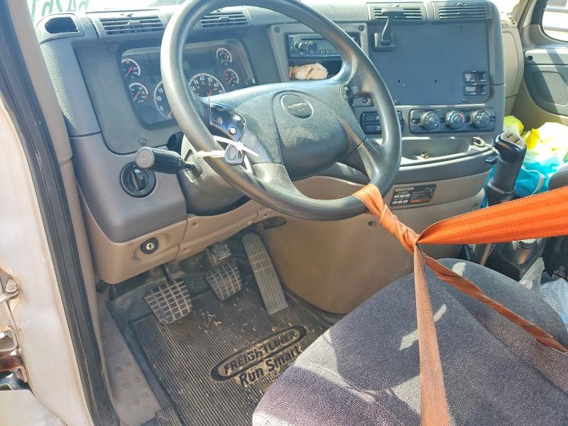 2010 Freightliner Cascadia 125 მანქანა იყიდება აუქციონზე, vin: 1FUJGEDR3ALAV5575, აუქციონის ნომერი: 64261336