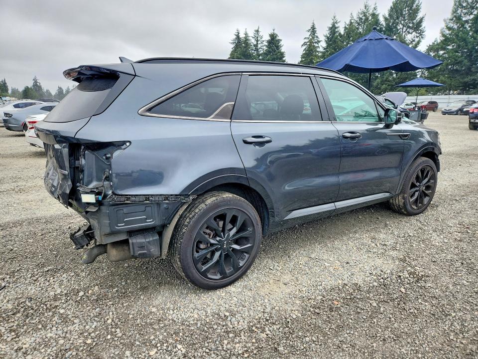 64144696 :رقم المزاد ، 5XYRK4LF0MG043942 vin ، 2021 Kia Sorento مزاد بيع