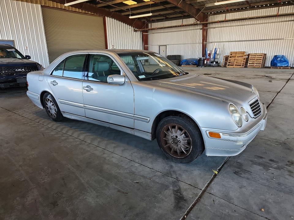 Aukcja sprzedaży 2000 Mercedes-benz E, vin: WDBJF65J8YB000558, numer aukcji: 64494926
