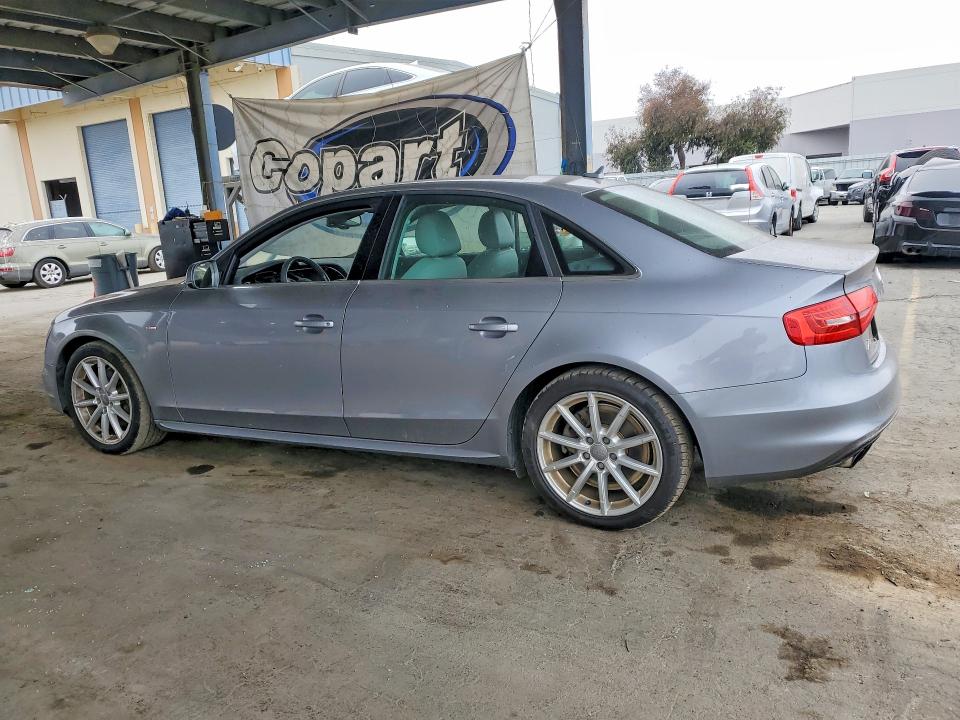 65540256 :رقم المزاد ، WAUFFAFL5FA083084 vin ، 2015 Audi A4 مزاد بيع