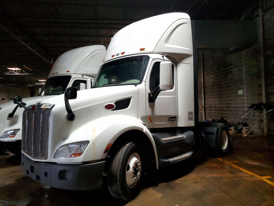 2018 Peterbilt 579 მანქანა იყიდება აუქციონზე, vin: 1XPBA48XXJD477316, აუქციონის ნომერი: 61967596