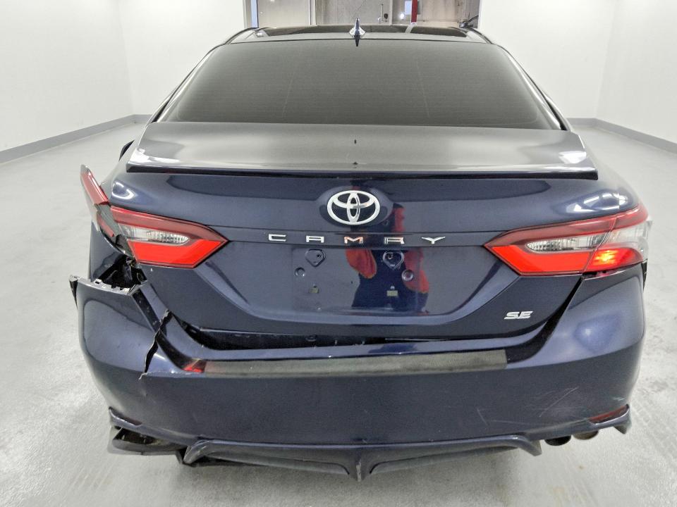 Продажа на аукционе авто 2022 Toyota Camry, vin: 4T1G11AK4NU671782, номер лота: 62022726