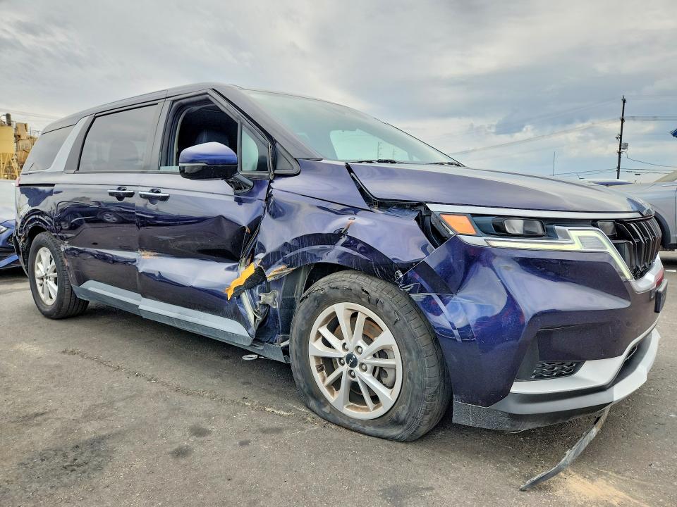 2022 Kia Carnival მანქანა იყიდება აუქციონზე, vin: KNDNB4H3XN6109673, აუქციონის ნომერი: 66974036