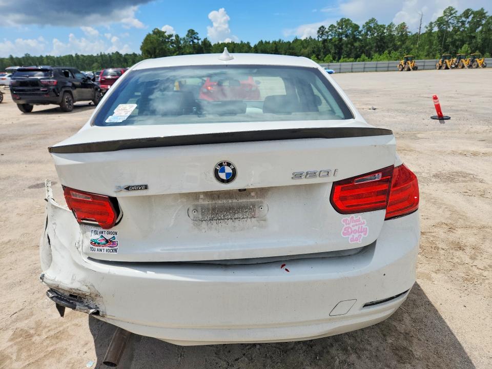 63989326 :رقم المزاد ، WBA3C3G51FNT52486 vin ، 2015 Bmw 320 مزاد بيع