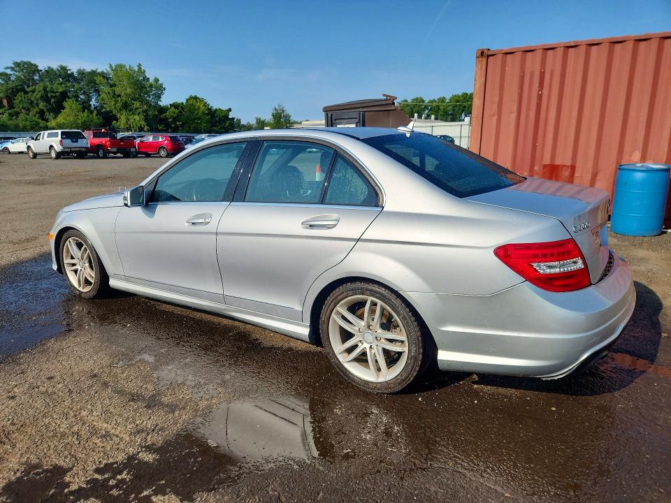 2012 Mercedes-benz C მანქანა იყიდება აუქციონზე, vin: WDDGF8BB6CR227743, აუქციონის ნომერი: 64207616