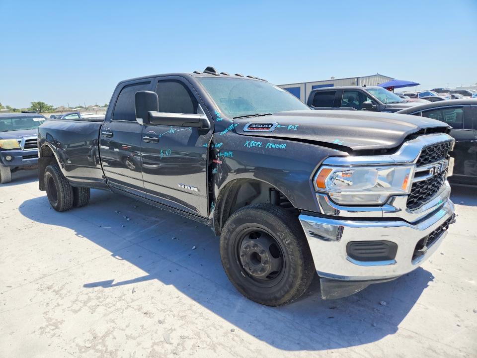 64743366 :رقم المزاد ، 3C63RRGL1NG188710 vin ، 2022 Ram 3500 مزاد بيع