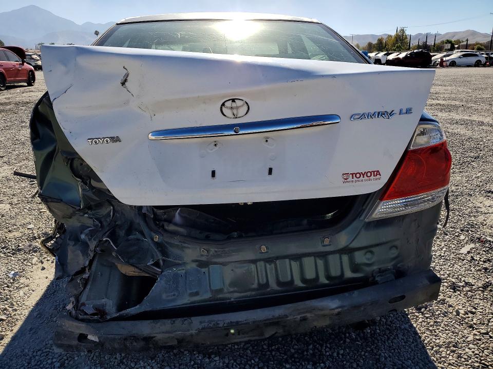 65082046 :رقم المزاد ، 4T1BE32KX5U406955 vin ، 2005 Toyota Camry مزاد بيع