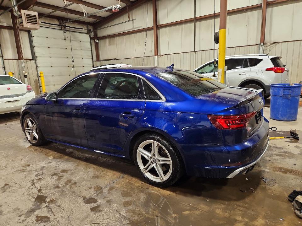 64117676 :رقم المزاد ، WAUC4AF4XJA230140 vin ، 2018 Audi S4 مزاد بيع