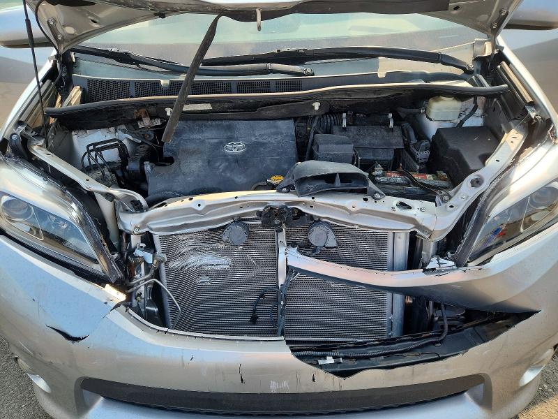 64288986 :رقم المزاد ، 5TDXK3DC3FS671523 vin ، 2015 Toyota Sienna مزاد بيع
