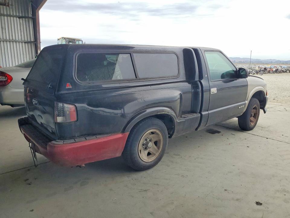 66073826 :رقم المزاد ، 1GCCS1445Y8113210 vin ، 2000 Chevrolet S Truck مزاد بيع