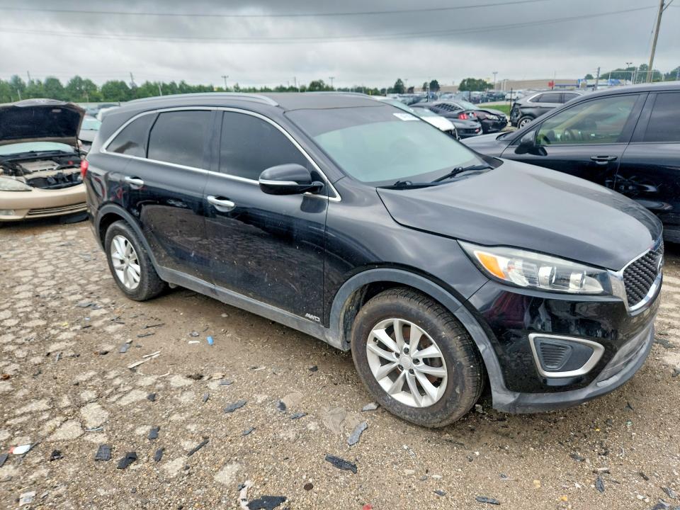 64768146 :رقم المزاد ، 5XYPGDA53HG187994 vin ، 2017 Kia Sorento مزاد بيع