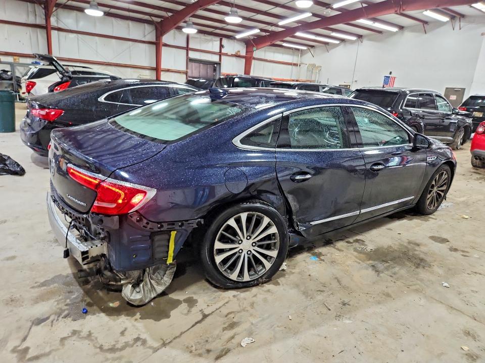 63012856 :رقم المزاد ، 1G4ZP5SS1HU137155 vin ، 2017 Buick Lacrosse مزاد بيع