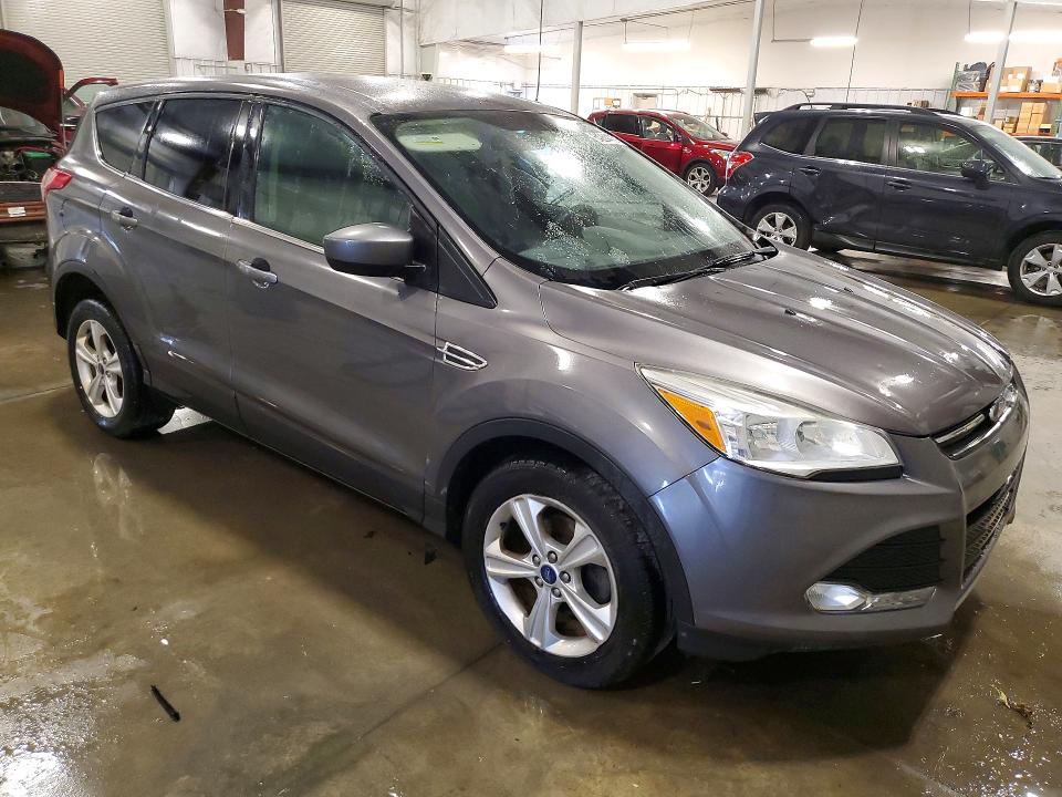 64264476 :رقم المزاد ، 1FMCU0GX0EUA10110 vin ، 2014 Ford Escape مزاد بيع