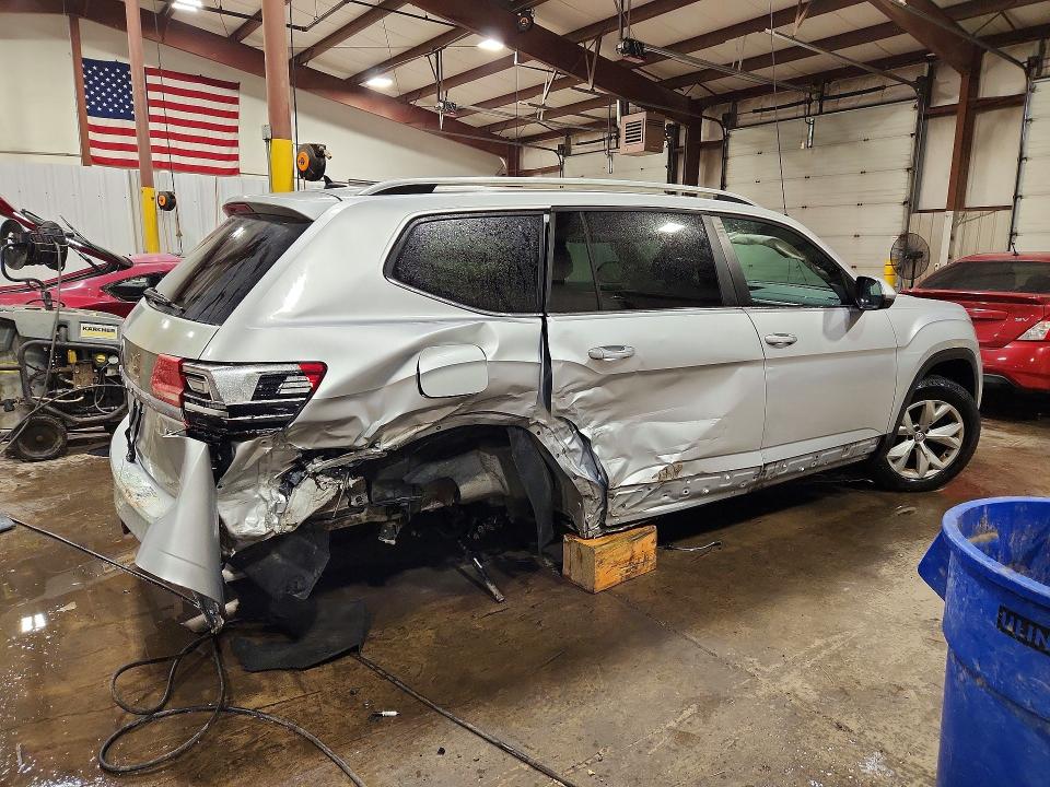 64614696 :رقم المزاد ، 1V2MR2CA4JC502158 vin ، 2018 Volkswagen Atlas مزاد بيع