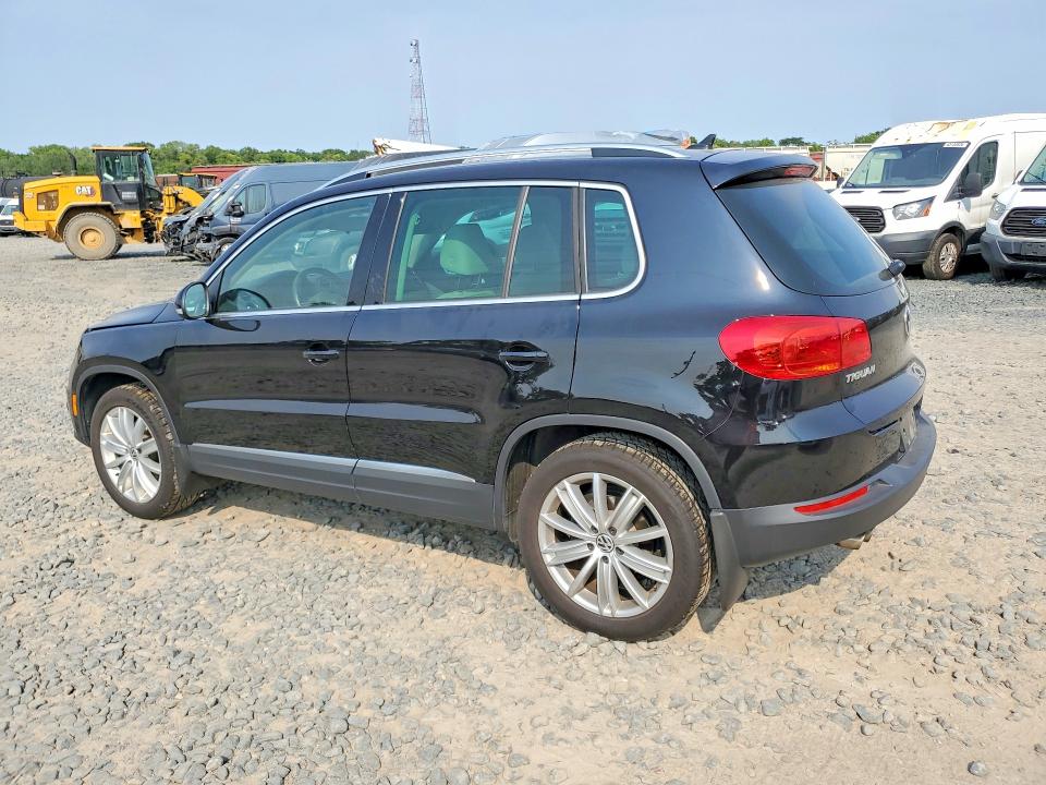 2013 Volkswagen Tiguan მანქანა იყიდება აუქციონზე, vin: WVGBV7AX9DW501479, აუქციონის ნომერი: 64575456