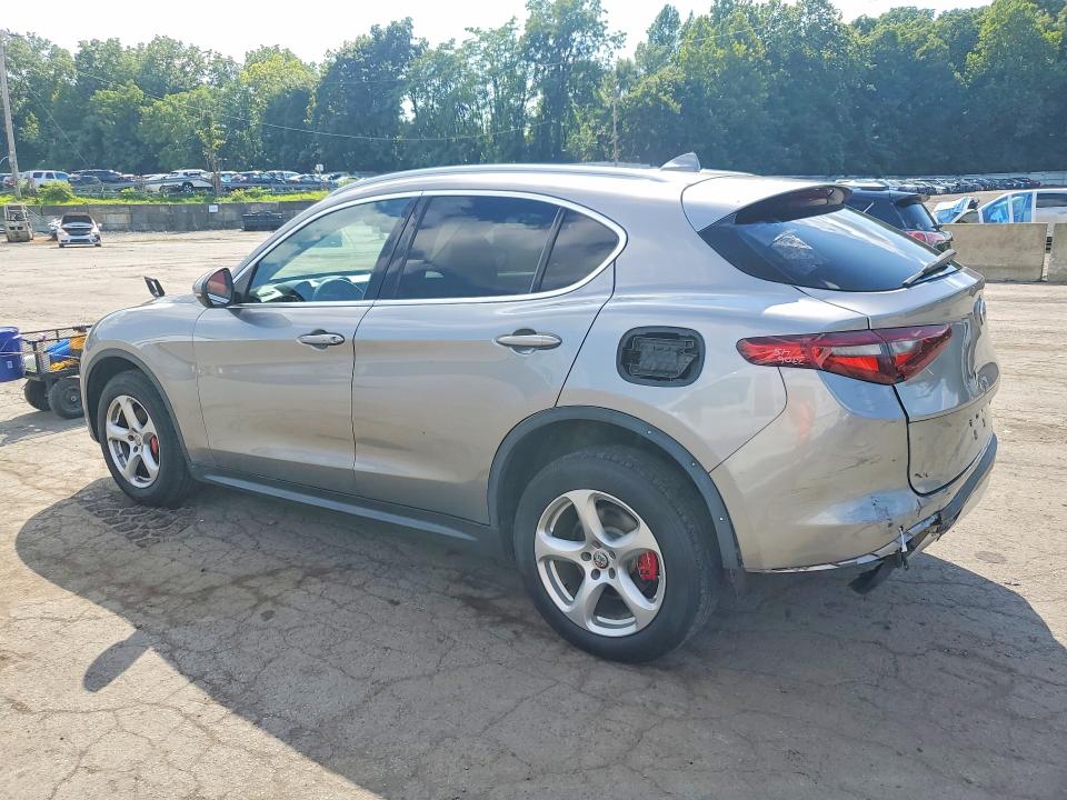 64332996 :رقم المزاد ، ZASFAKAN1J7B83521 vin ، 2018 Alfa Romeo Stelvio مزاد بيع