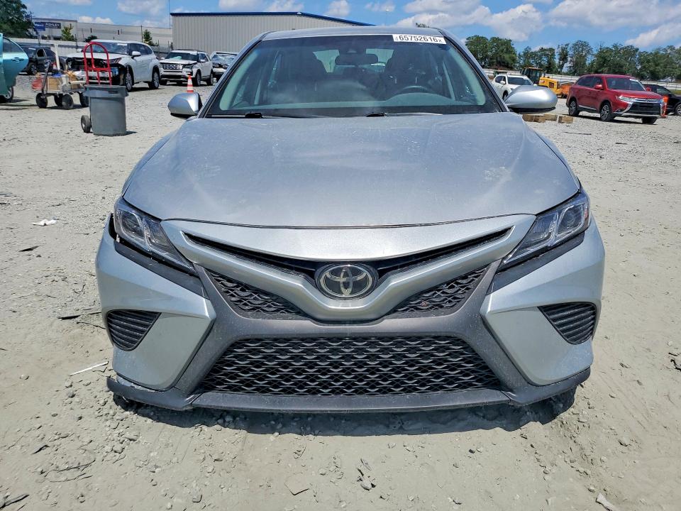 Продаж на аукціоні авто 2018 Toyota Camry, vin: 4T1B11HK6JU065104, номер лоту: 65752616