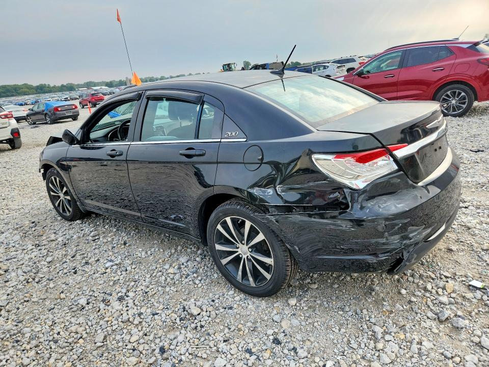 64218646 :رقم المزاد ، 1C3CCBBGXDN747354 vin ، 2013 Chrysler 200 مزاد بيع