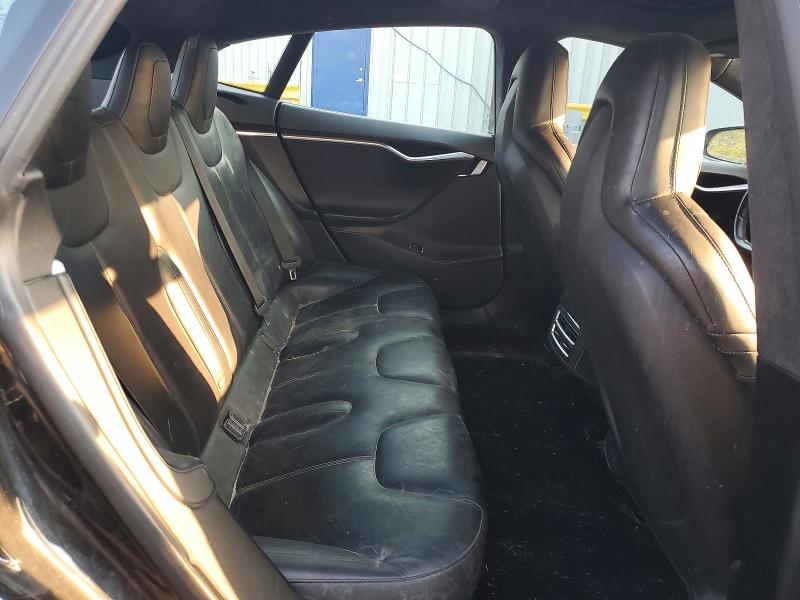 2015 Tesla Model S მანქანა იყიდება აუქციონზე, vin: 5YJSA1E25FF108842, აუქციონის ნომერი: 64070156