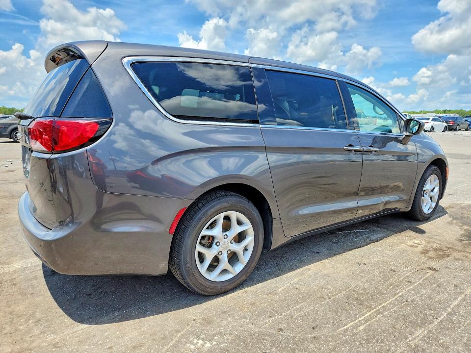 64596226 :رقم المزاد ، 2C4RC1FG1JR107008 vin ، 2018 Chrysler Pacifica مزاد بيع