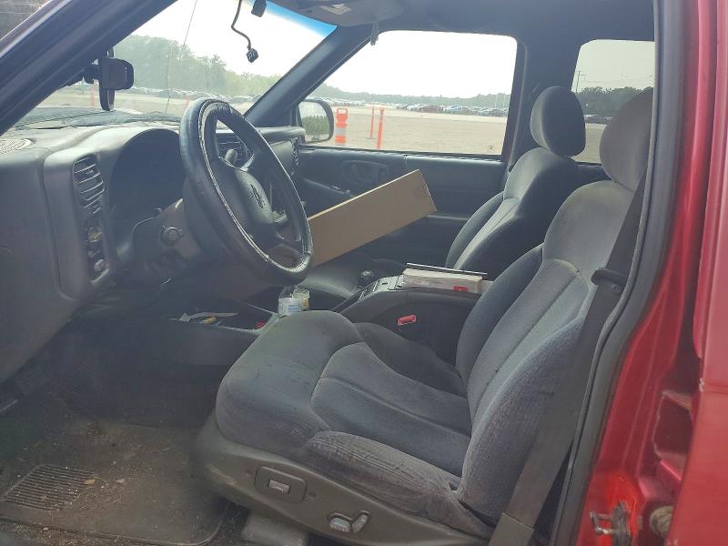 64011026 :رقم المزاد ، 1GNCS13W012127549 vin ، 2001 Chevrolet Blazer مزاد بيع