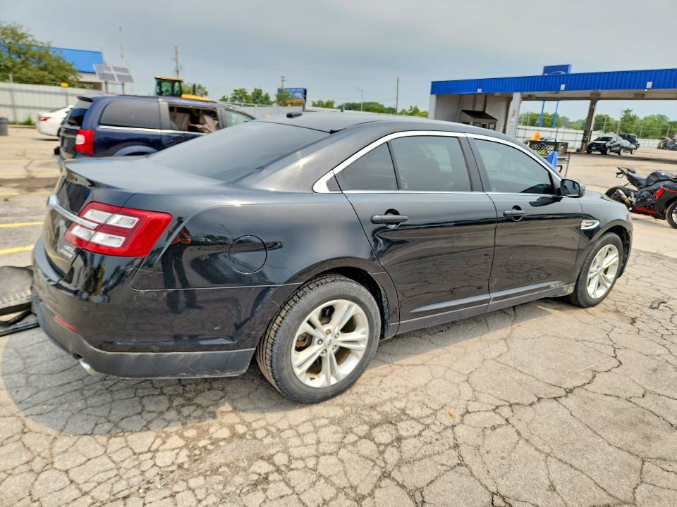 Продажа на аукционе авто 2015 Ford Taurus, vin: 1FAHP2E80FG102154, номер лота: 64688306