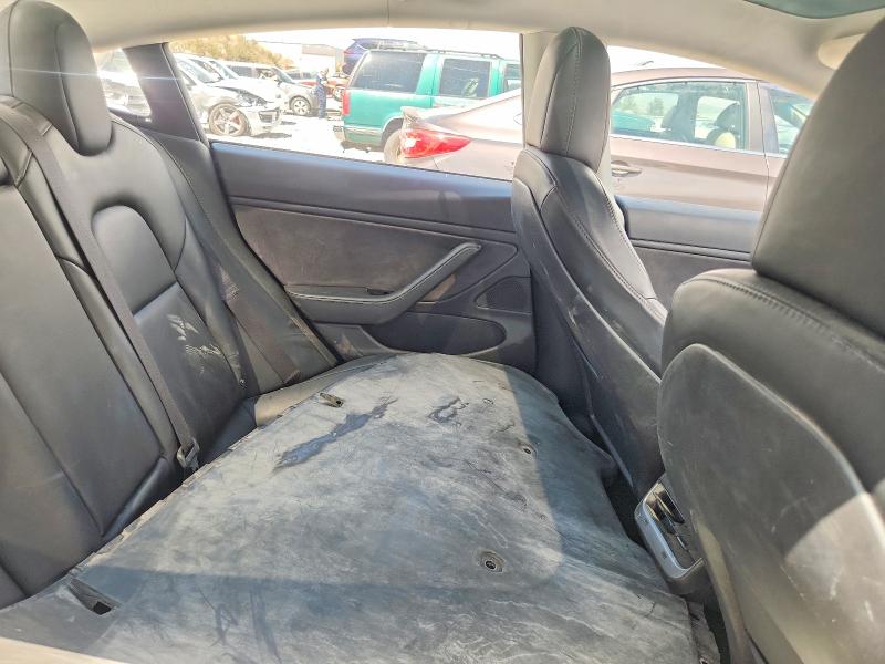 64952256 :رقم المزاد ، 5YJ3E1EA1JF158212 vin ، 2018 Tesla Model 3 مزاد بيع