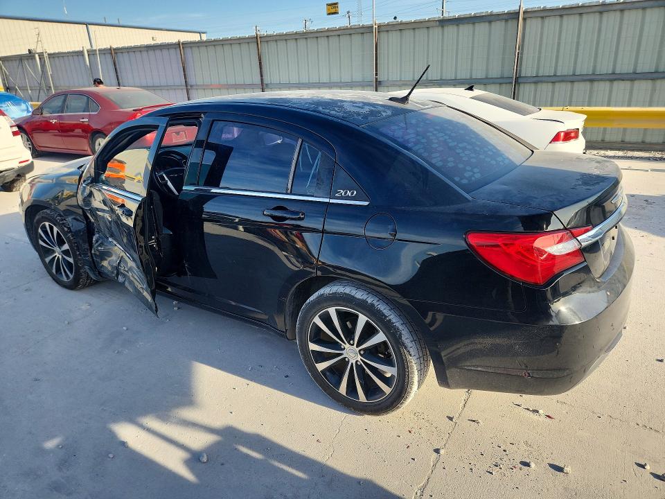 65827566 :رقم المزاد ، 1C3CCBBB8DN554317 vin ، 2013 Chrysler 200 مزاد بيع