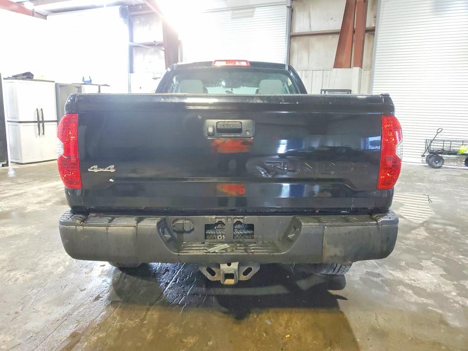 63517426 :رقم المزاد ، 5TFUM5F16FX060075 vin ، 2015 Toyota Tundra مزاد بيع