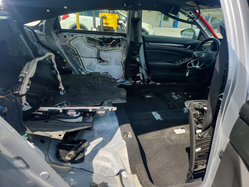 2018 Honda Accord მანქანა იყიდება აუქციონზე, vin: 1HGCV1F30JA061643, აუქციონის ნომერი: 64535586