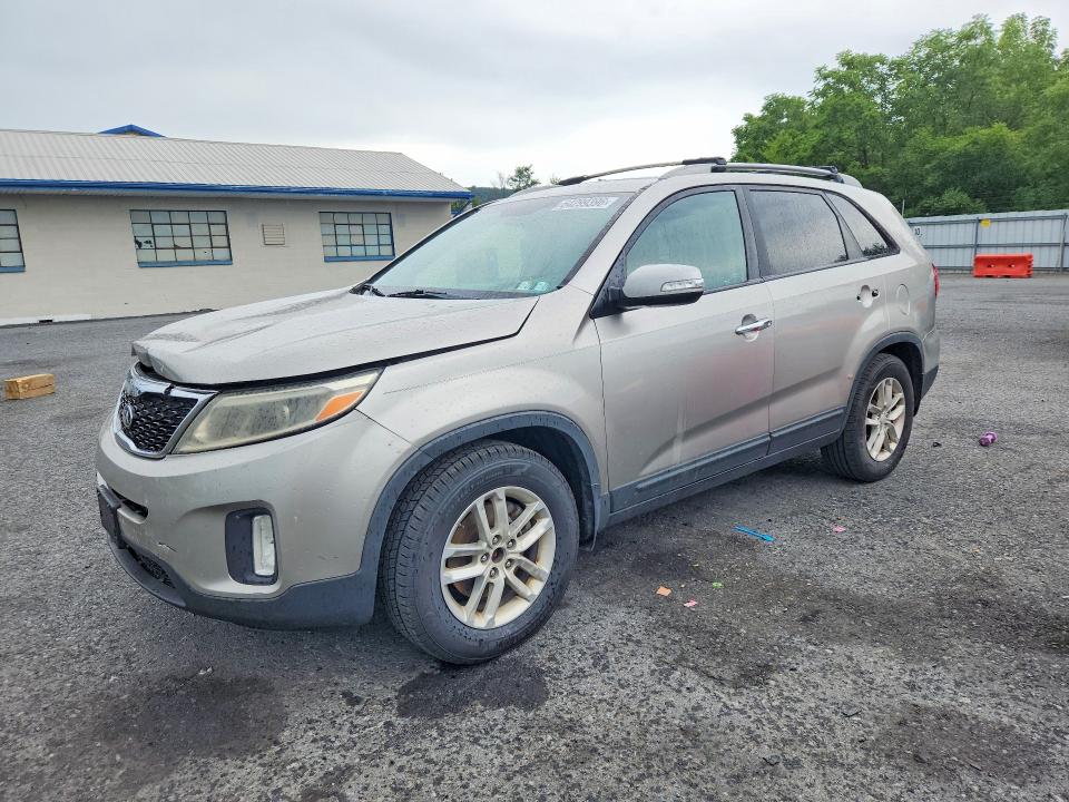64299396 :رقم المزاد ، 5XYKT4A67FG575483 vin ، 2015 Kia Sorento مزاد بيع