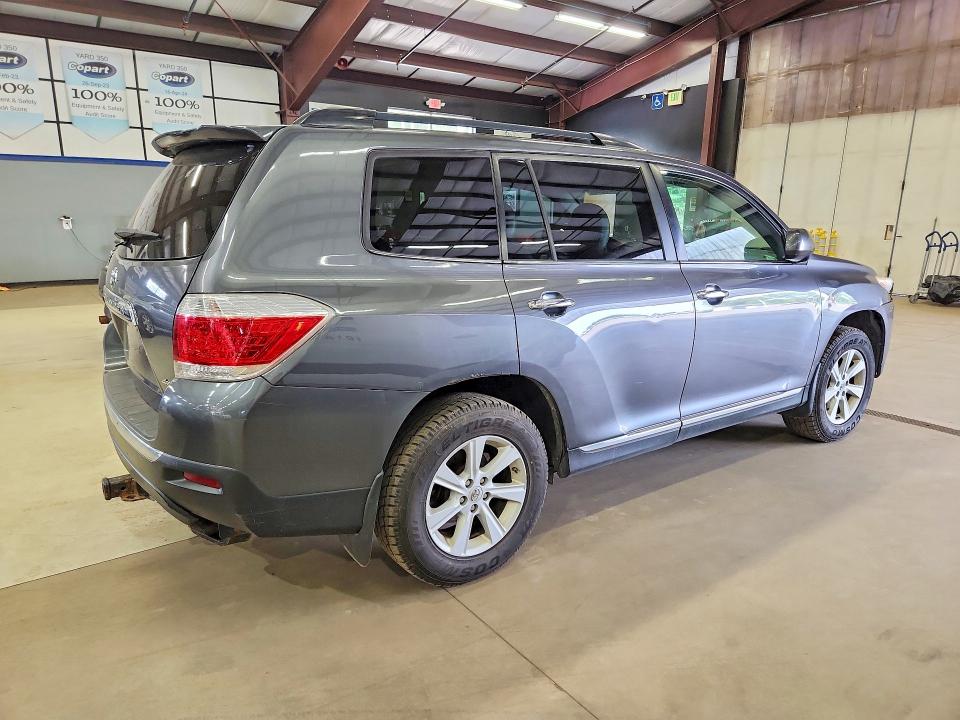 2013 Toyota Highlander მანქანა იყიდება აუქციონზე, vin: 5TDBK3EH7DS229815, აუქციონის ნომერი: 64983986