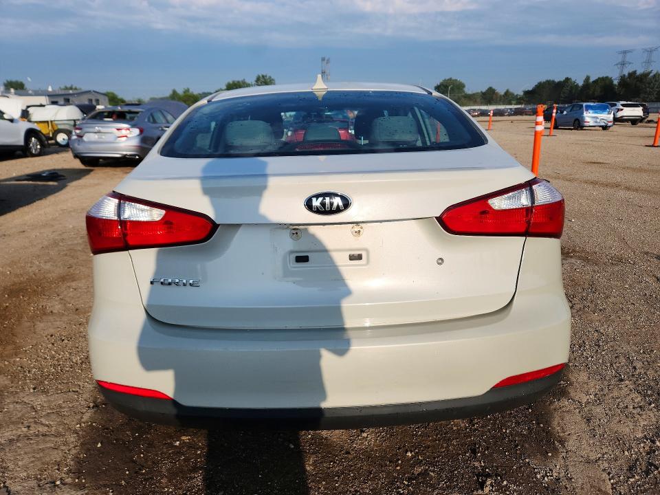 65354806 :رقم المزاد ، KNAFK4A6XF5372615 vin ، 2015 Kia Forte مزاد بيع